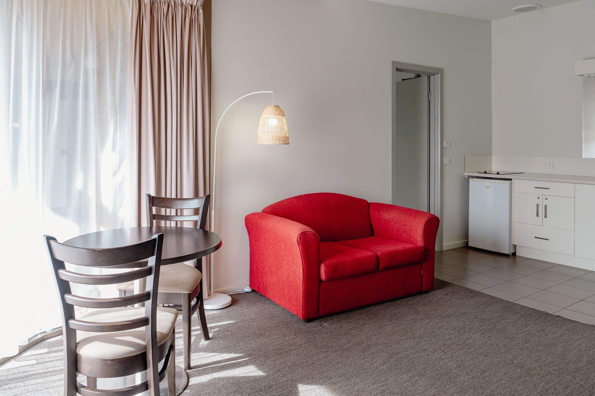 Accommodation And Places To Stay In Bairnsdale | Mitchell on Main. - Accommodation Superior 1 Bedroom King Apartment in Bairnsdale-3