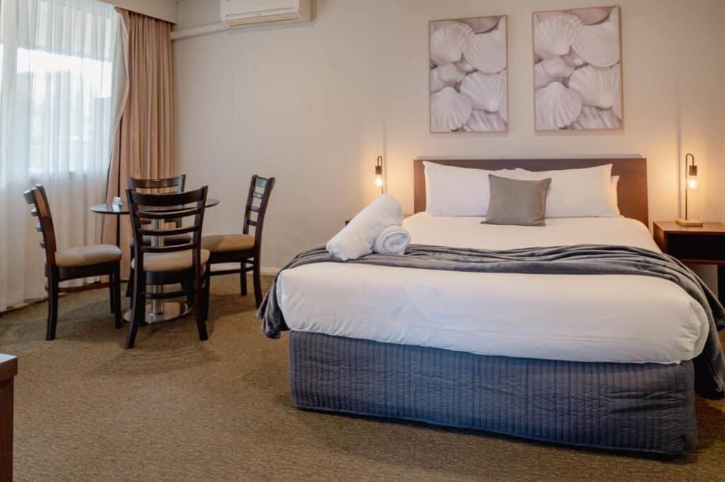 Accommodation And Places To Stay In Bairnsdale | Mitchell on Main. - Accommodation Superior 2 Room Family Apartment in Bairnsdale-2