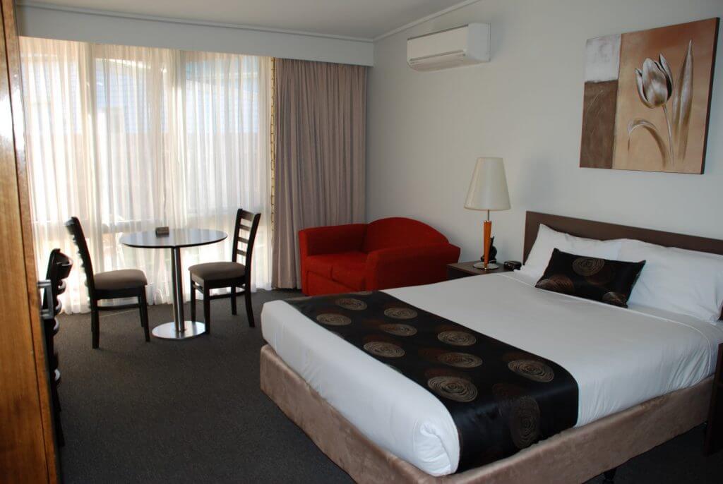 UPERIOR QUEEN ROOM