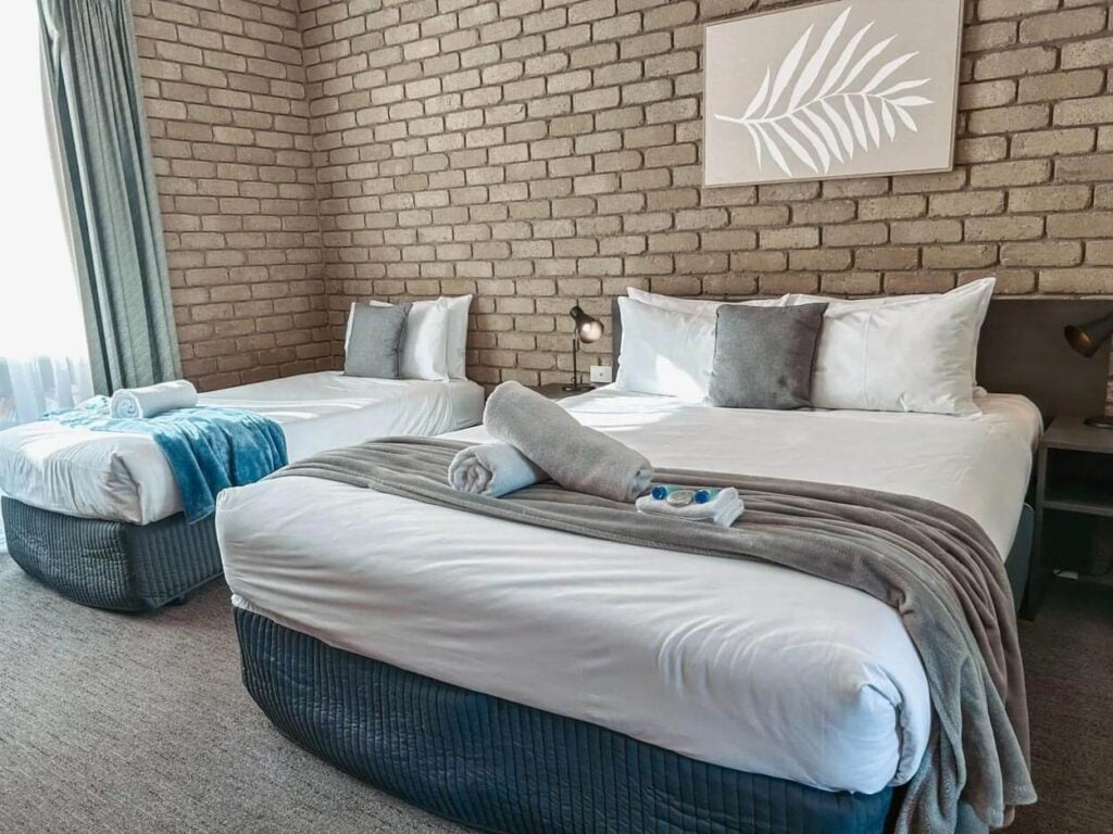 Standard Twin Room Motel Accommodation Near in Bairnsdale