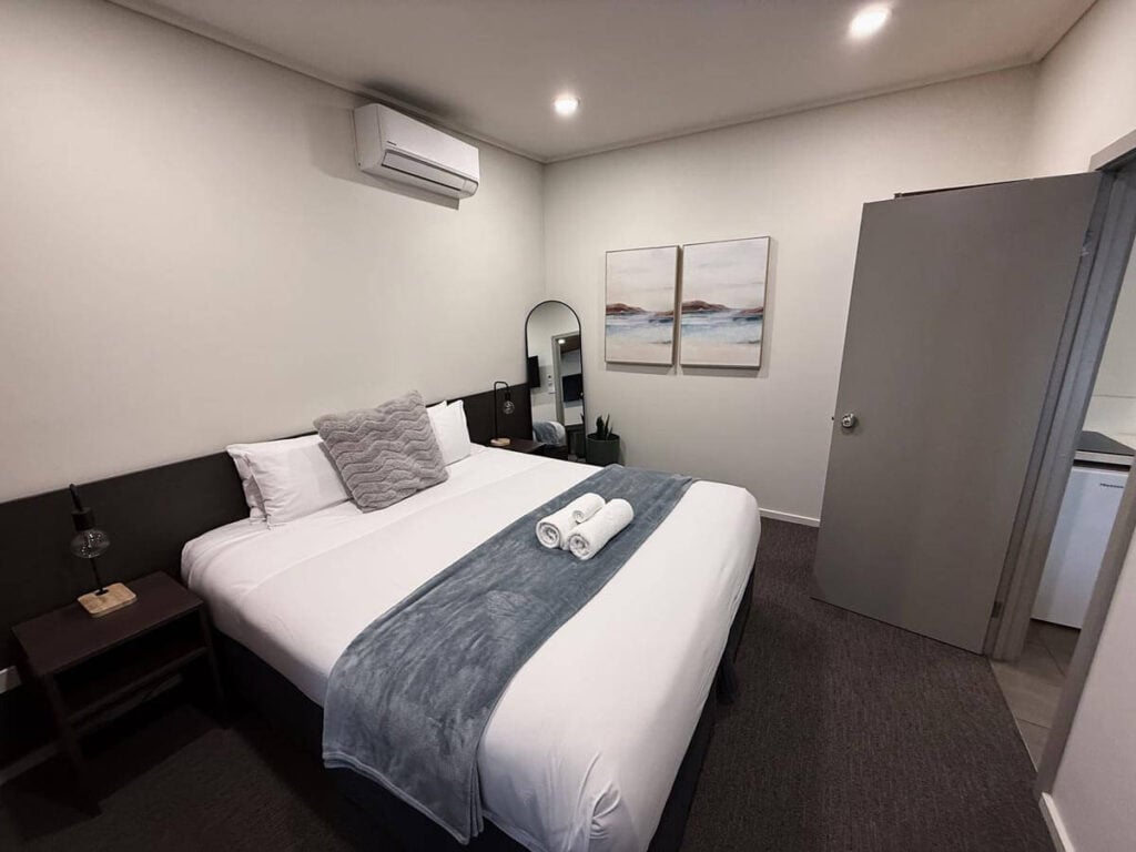 Superior 1 Bedroom King Apartment Motel In Bairnsdale