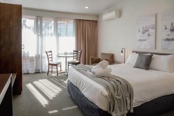 Superior Queen Room Motel In BAIRNSDALE